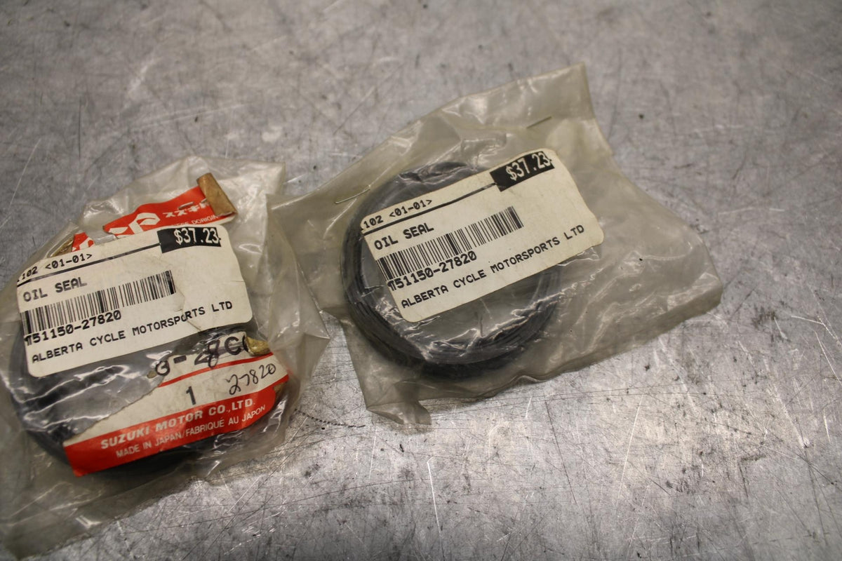 1980 Suzuki RM125 FRONT FORK OIL SEAL PAIR 51150-27820 BB42