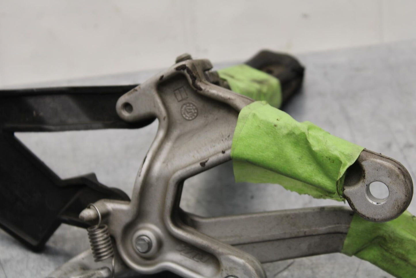 07-11 KTM 990 SUPER DUKE RIGHT REARSET REAR SET DRIVER FOOT PEG REST STOP BB578