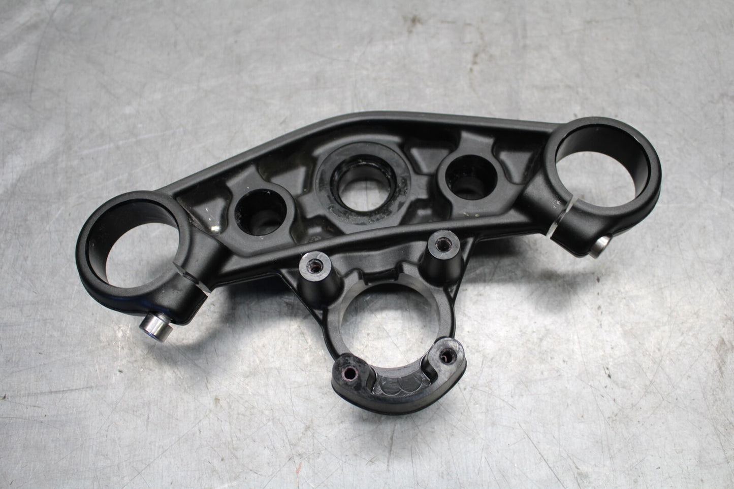 19-21 TRIUMPH SPEED TWIN 1200 FORKS UPPER TRIPLE TREE CLAMP T2043304 BB653