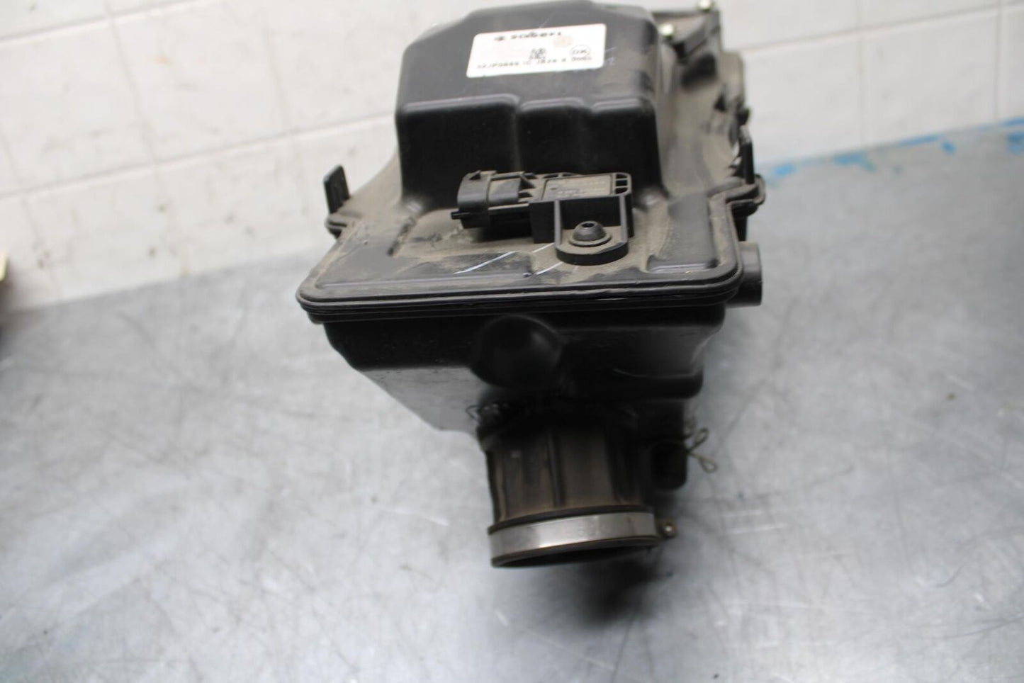 21 HUSQVARNA VITPILEN 401 AIRBOX AIR INTAKE FILTER BOX BB467