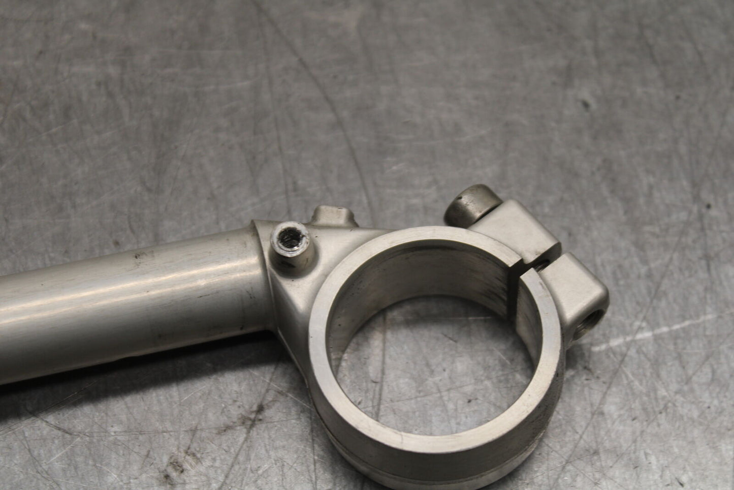 03-04 TRIUMPH DAYTONA 600 RIGHT CLIP ON HANDLEBAR BB745