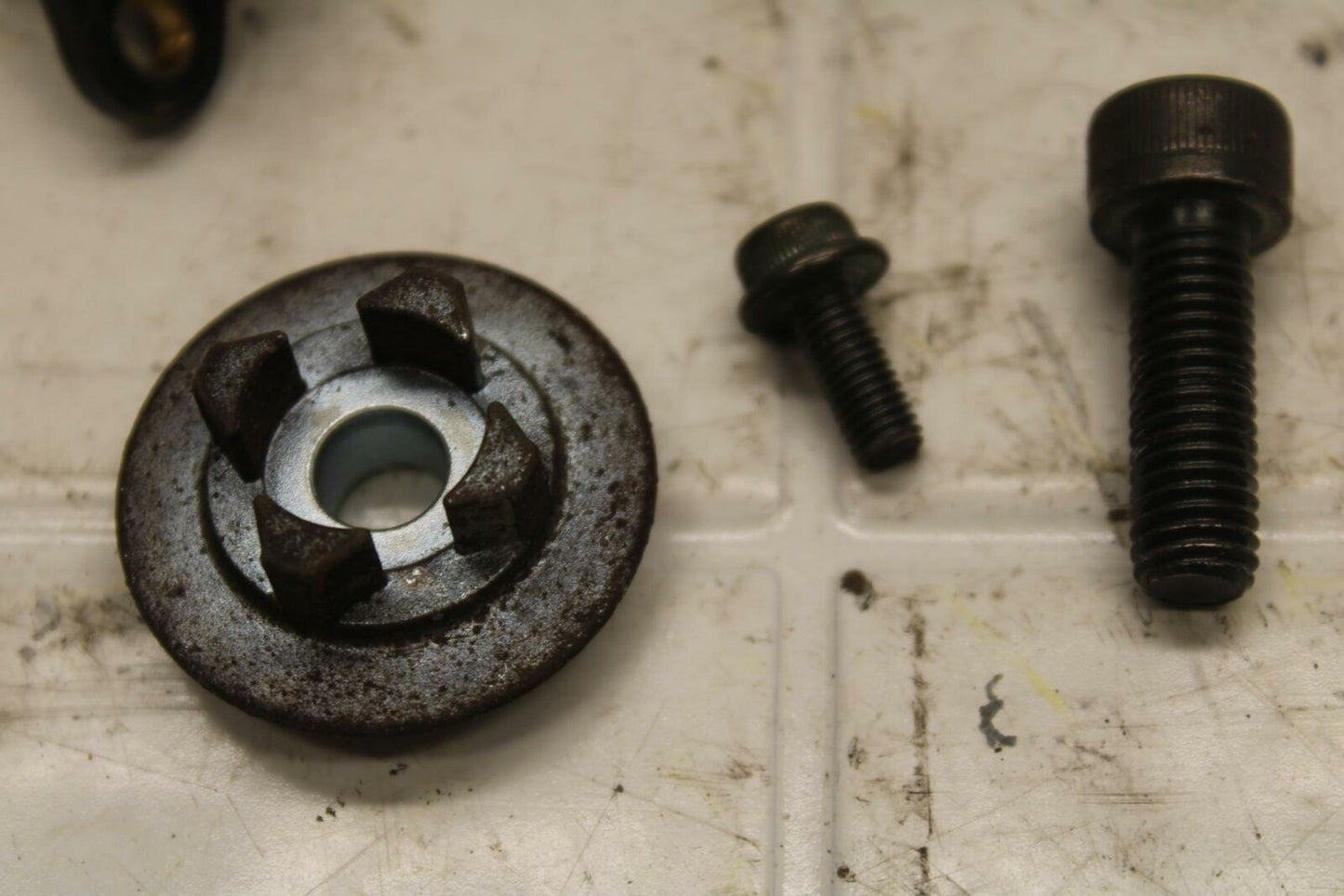 04-05 SUZUKI KATANA 750 GSX750F SPEED SPEEDOMETER SENSOR BB16