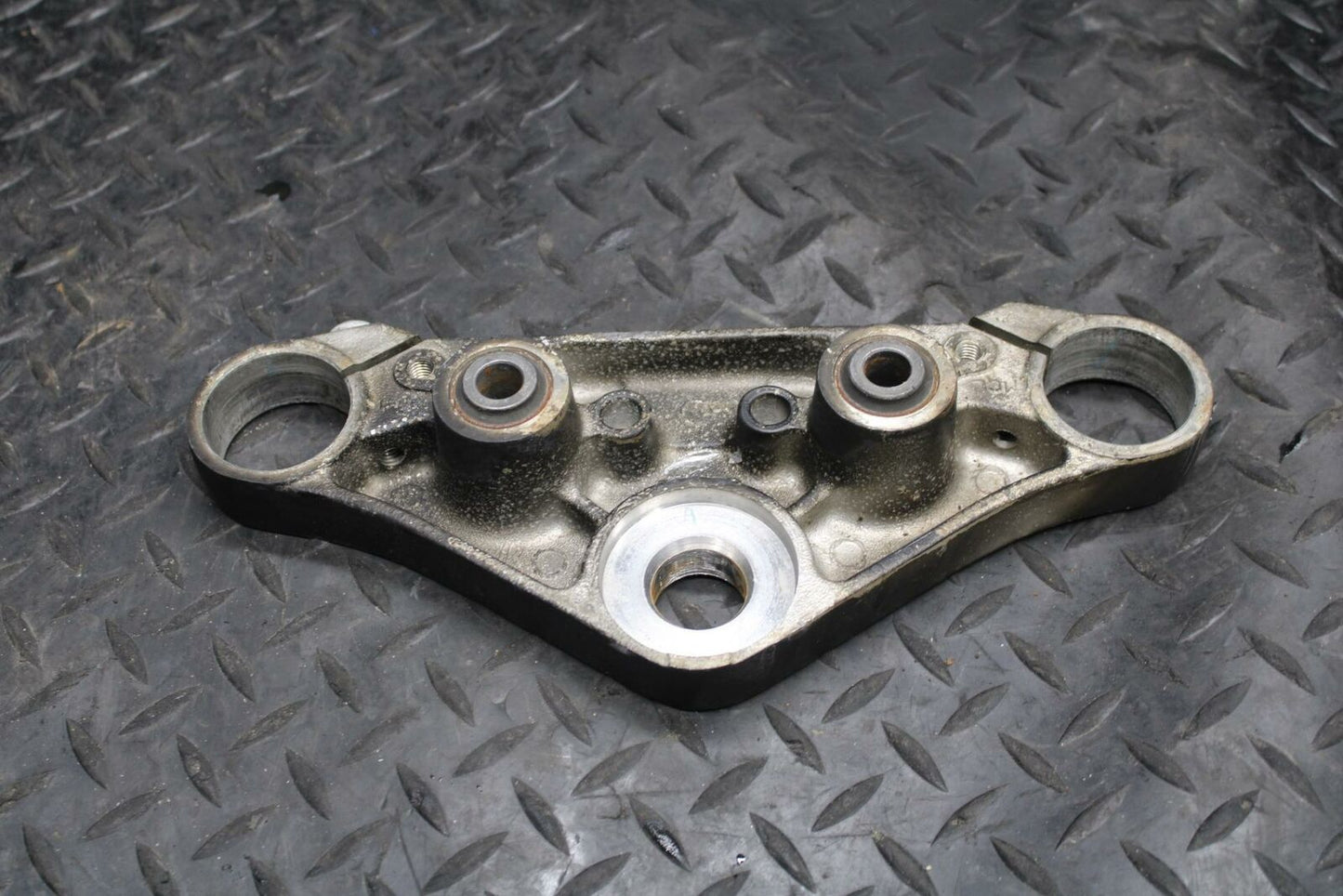 01-02 HONDA SHADOW SPIRIT 750 FORKS UPPER TRIPLE TREE CLAMP BB198