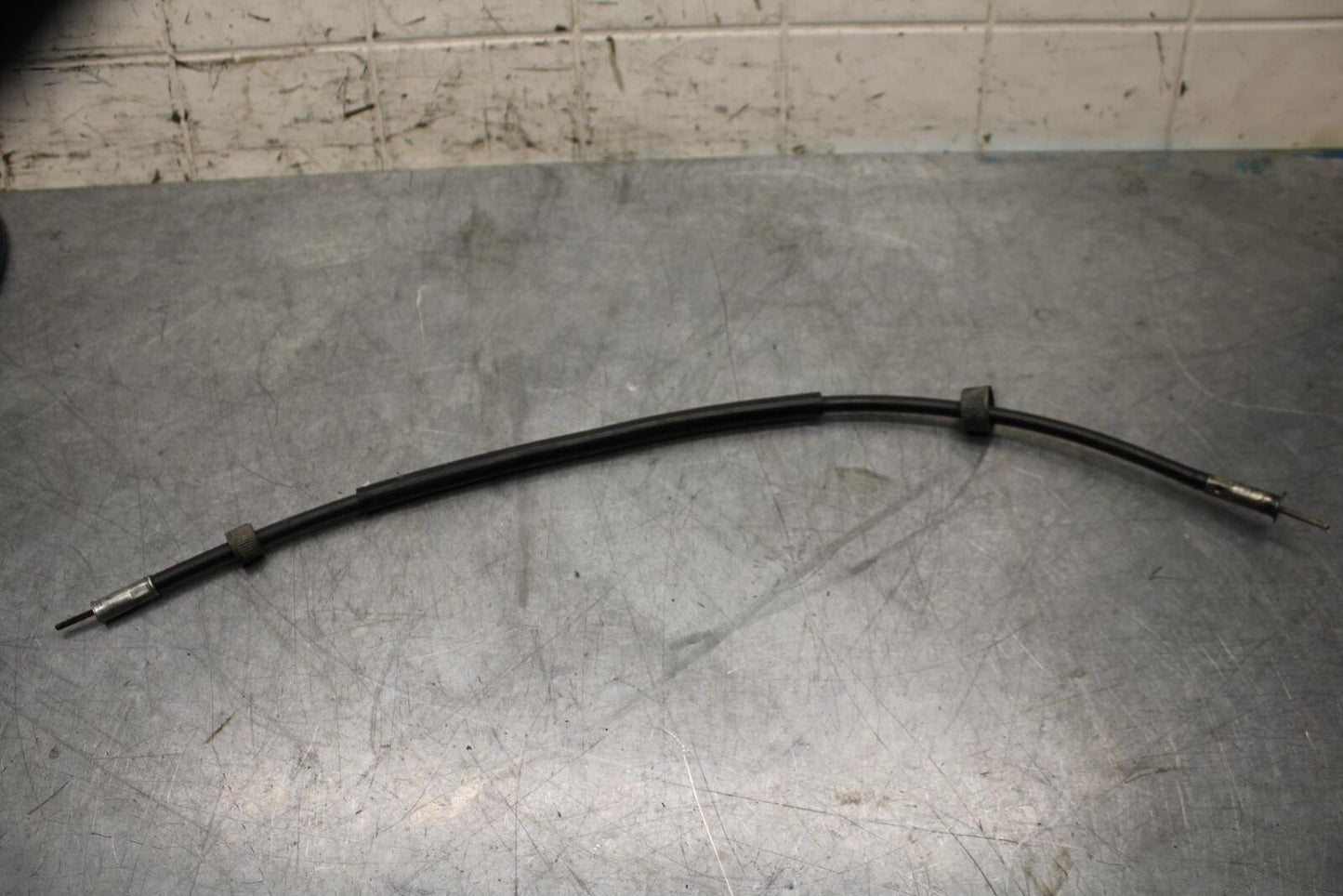 1977 Yamaha XS750 SPEEDOMETER AND TACHOMETER CABLE SPEEDO LINE bb554