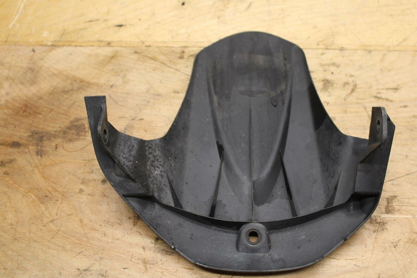 08-09 SUZUKI GSXR600 REAR BACK WHEEL TIRE HUGGER FENDER BB204 B