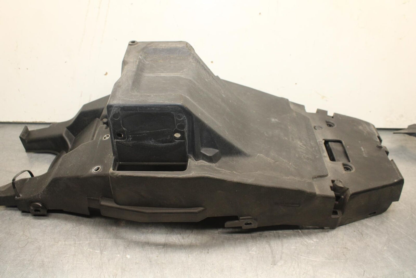 20-23 BMW F900R REAR BACK TAIL UNDERTAIL FAIRING COWL FENDER BB603