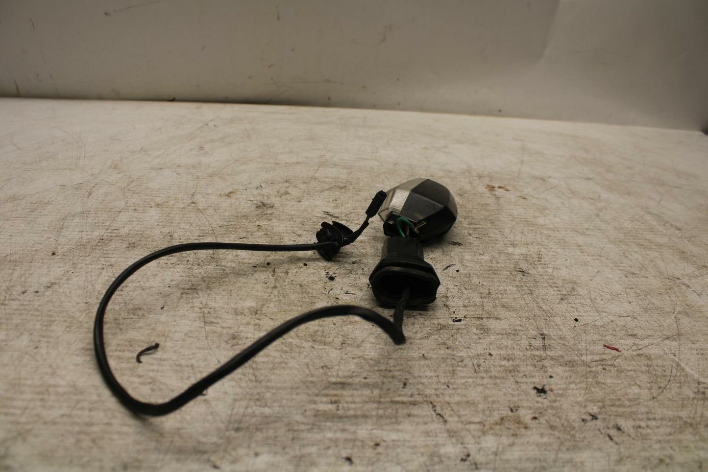 12-13 KAWASAKI EX300 NINJA RIGHT REAR BACK TURN SIGNAL LIGHT INDICATOR BB373