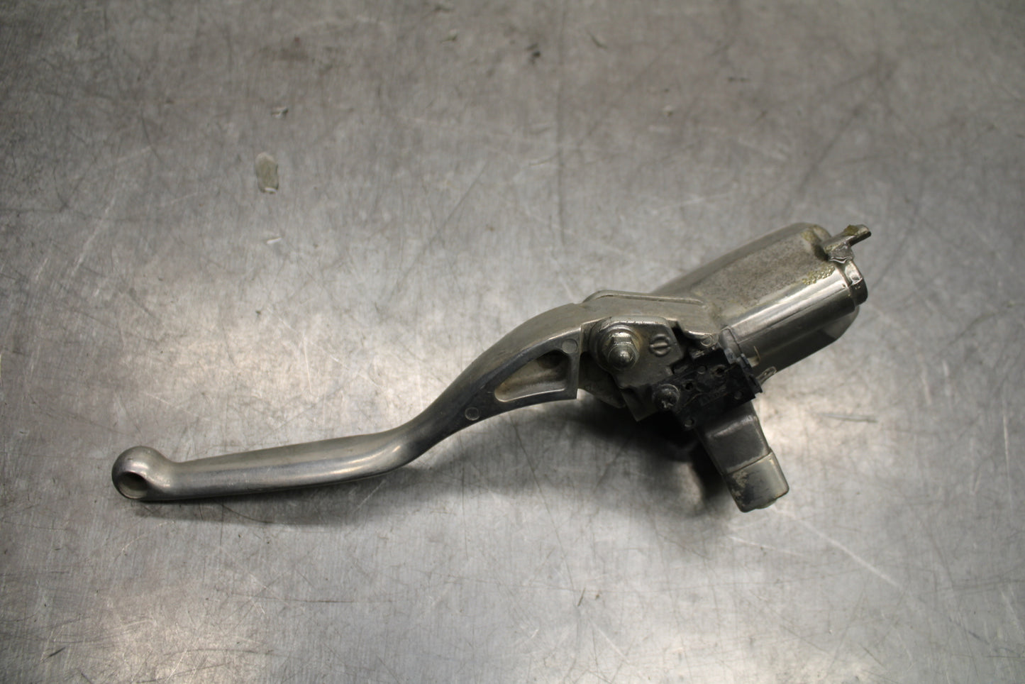 02-04 HONDA VTX1800S FRONT BRAKE MASTER CYLINDER BB712