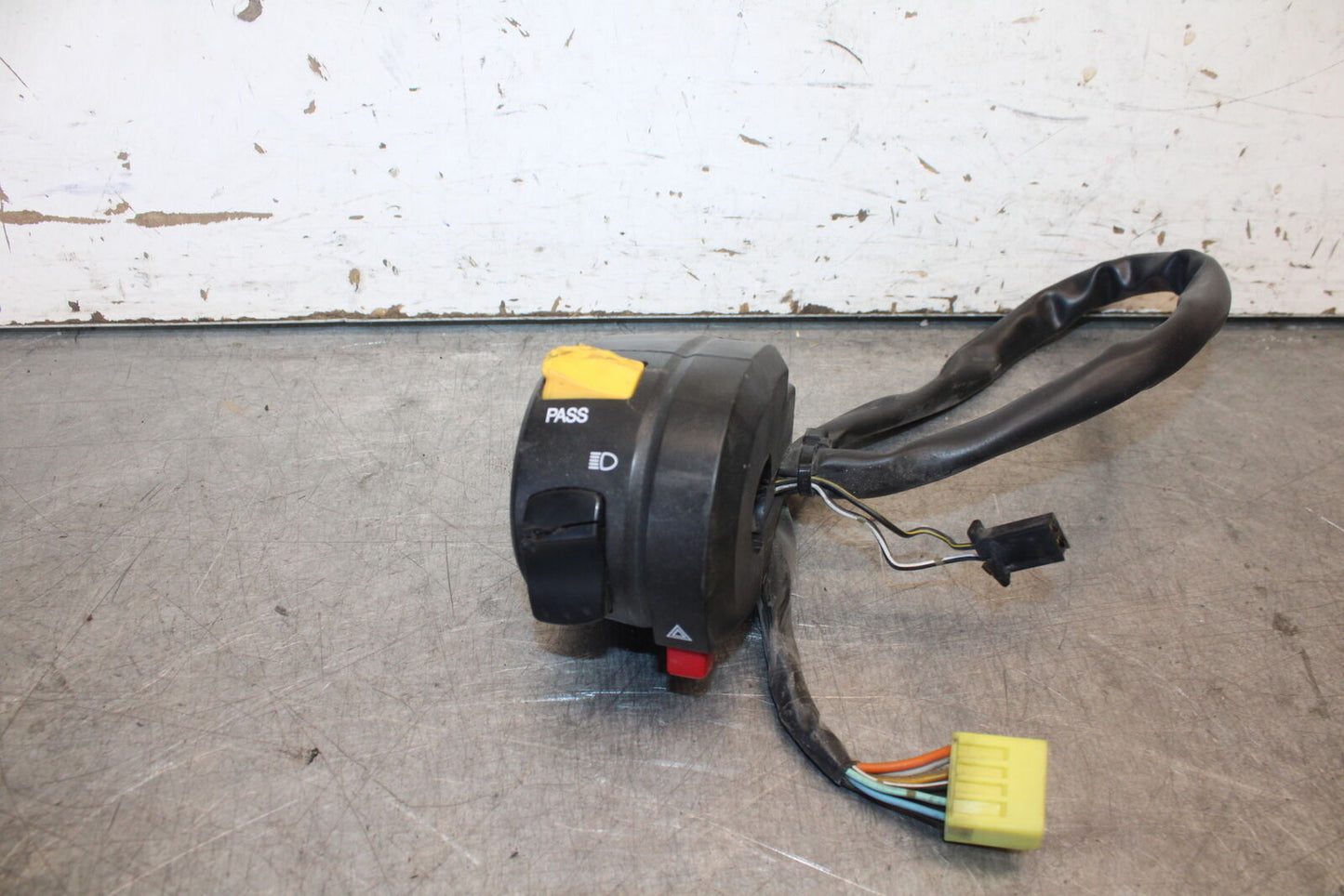 04 SUZUKI GSXR600 LEFT CLIP ON HORN SIGNALS SWITCH SWITCHES 37400-29G11 BB676
