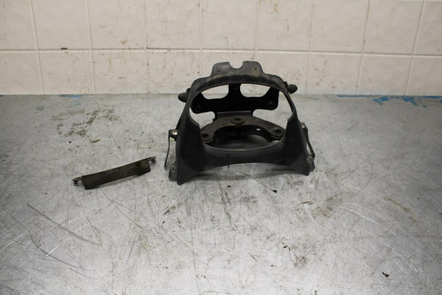 96-07 YAMAHA YZF600R REAR BACK TAIL LIGHT MOUNT BRACKET BB427 THUNDERCAT