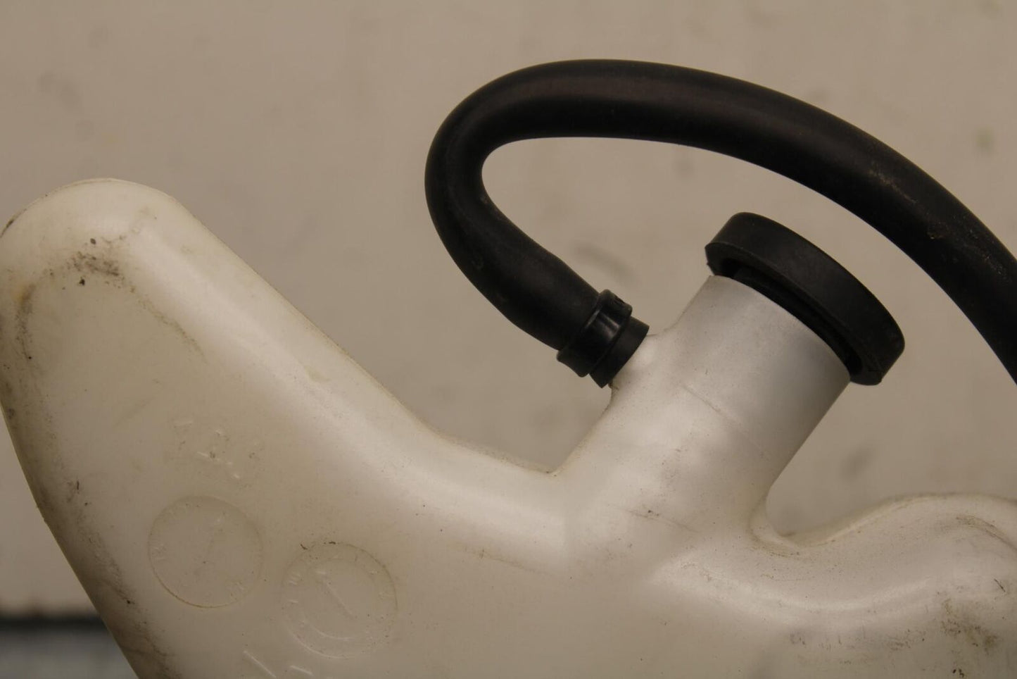 2011 Suzuki GSXR600 COOLANT WATER TANK RESERVOIR BOTTLE BB94