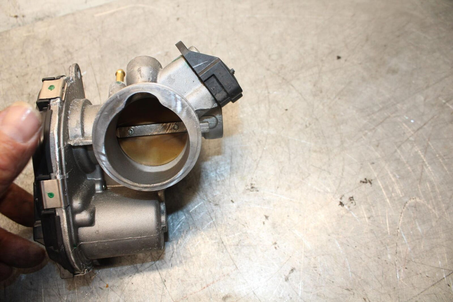 22-23 HUSQVARNA VITPILEN 401 MAIN FUEL INJECTORS / THROTTLE BODIES BB541