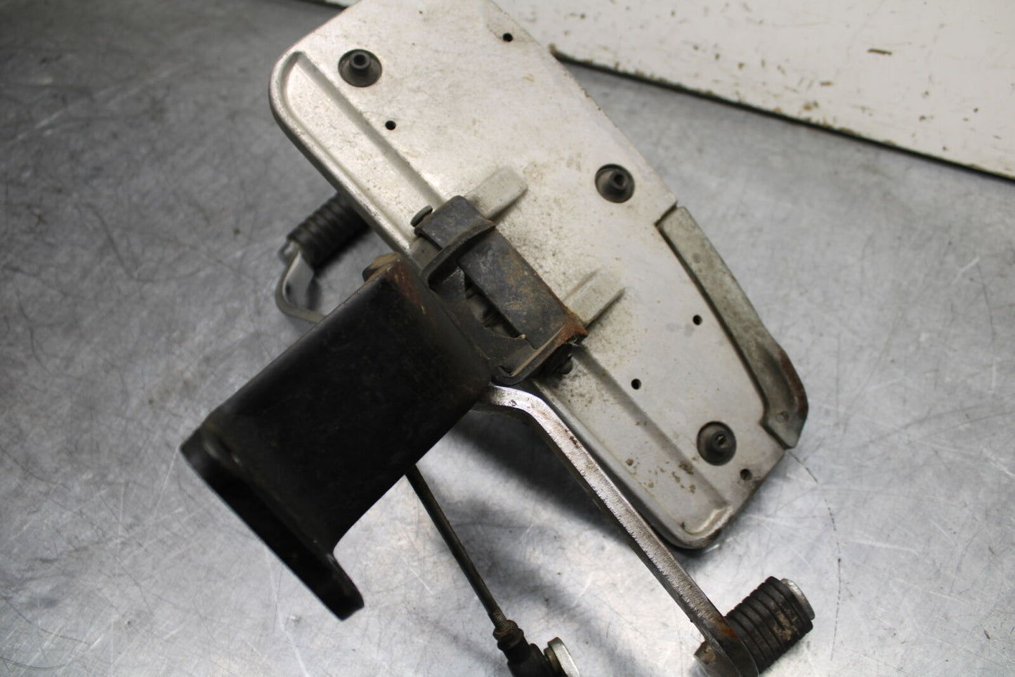 99-00 YAMAHA V STAR 1100 LEFT FRONT FOOT REST PEG STEP BB711