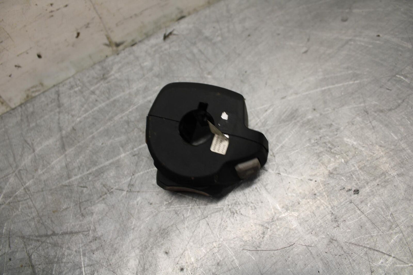 17-21 TRIUMPH STREET TRIPPLE R RIGHT CLIP ON HANDLE KILL OFF START SWITCH bb452