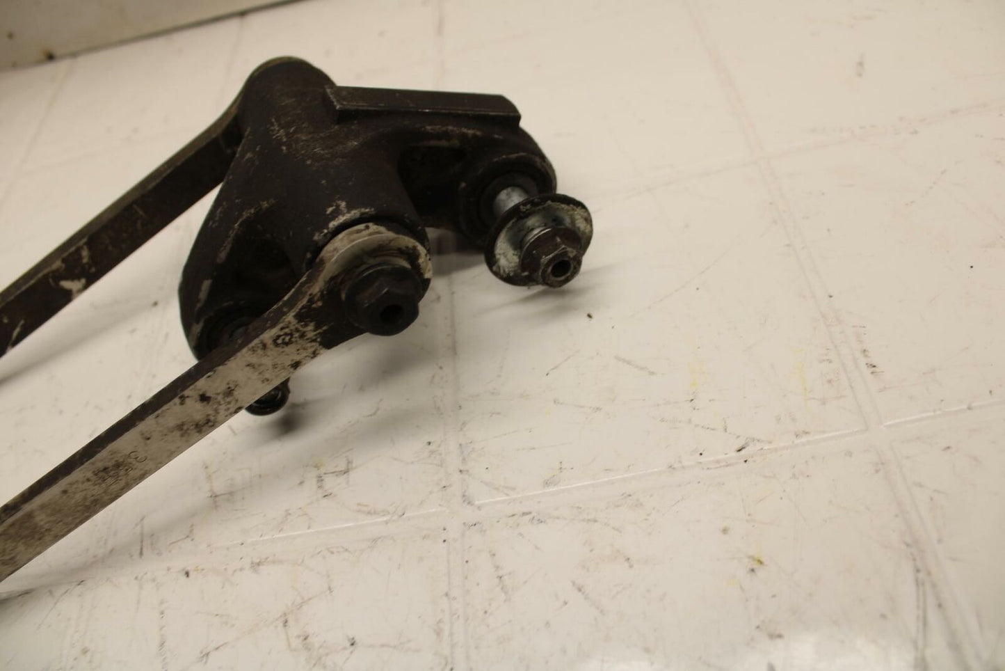04-05 SUZUKI GSXR750 REAR DOGBONE SHOCK LINKAGE LINK 62600-35880 BB11