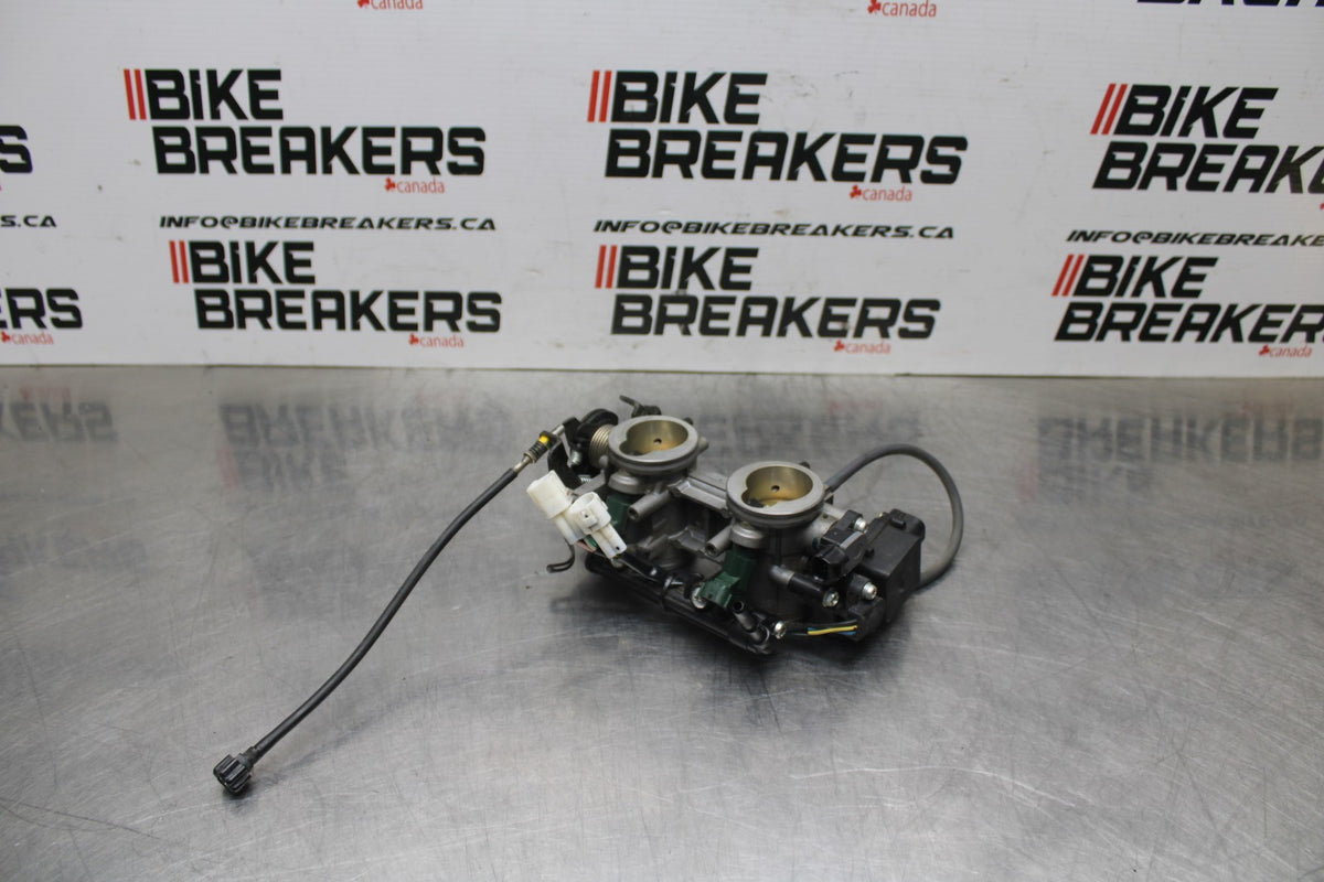 06 KAWASAKI NINJA 650 EX650 MAIN FUEL INJECTORS / THROTTLE BODIES BB823