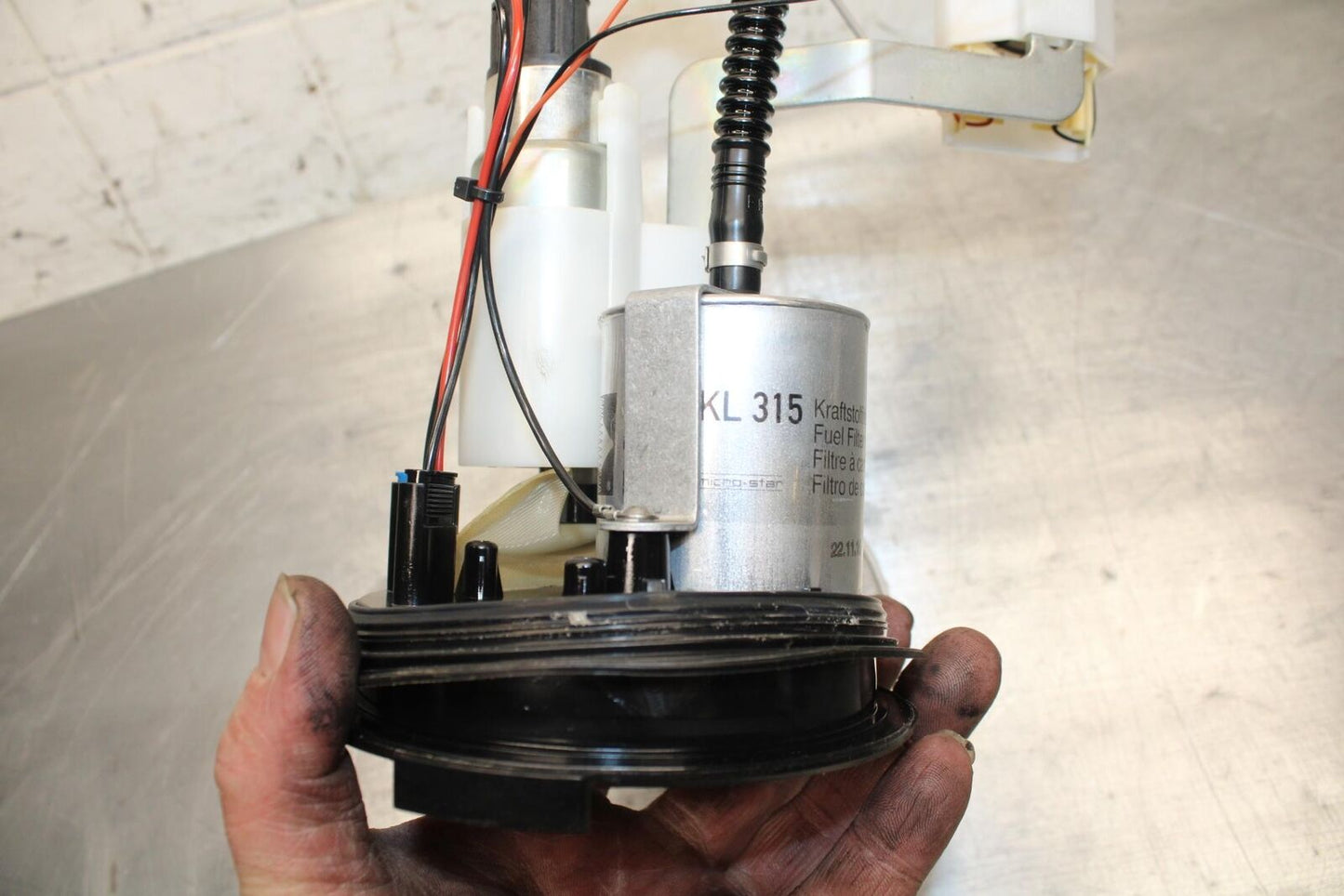 17-20 BMW S1000R FUEL PUMP GAS PETROL SENDER UNIT BB488