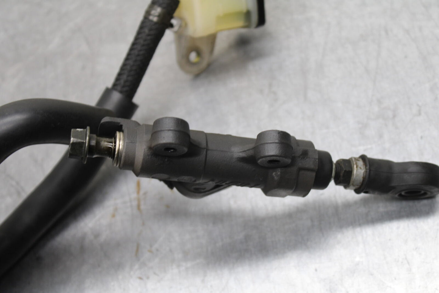 03-04 HONDA CBR600RR REAR BACK BRAKE MASTER CYLINDER W RESERVOIR BB114