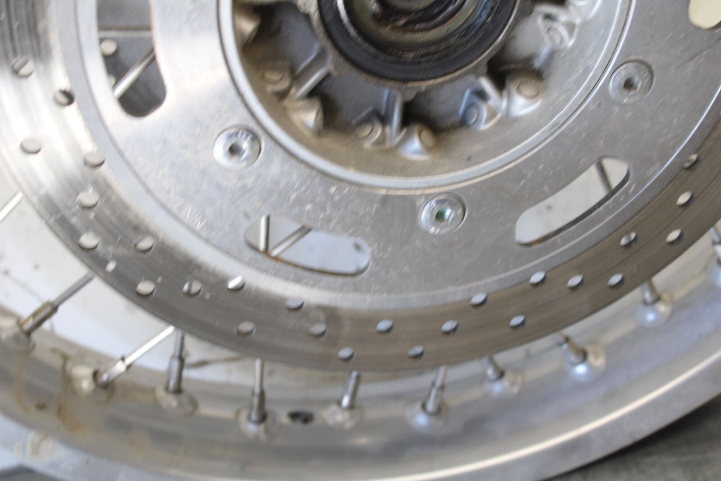 01-06 TRIUMPH TIGER 955I FRONT RIM FRONT WHEEL BB693