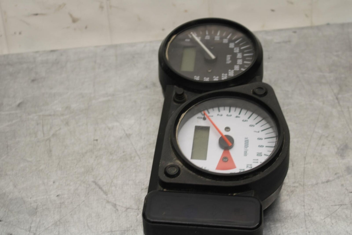 1999 Suzuki GSXR600 SPEEDO TACH GAUGES DISPLAY SPEEDOMETER TACHOMETER BB580