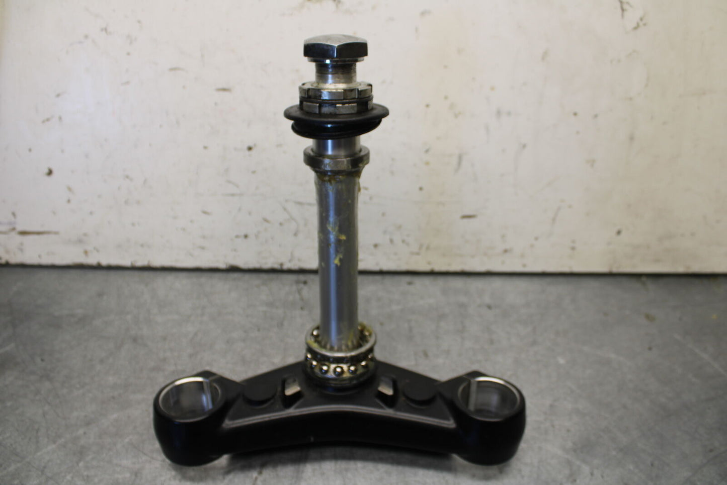 19-21 TRIUMPH SPEED TWIN 1200 FRONT FORKS CLAMP LOWER TRIPLE TREE T2044712 BB653