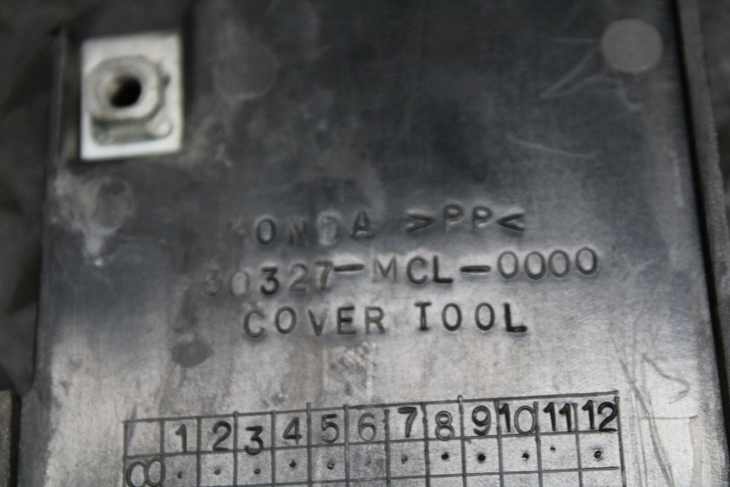 01-02 HONDA SHADOW SPIRIT 750 TOOLS OEM TOOL BAG COVER LID BB198