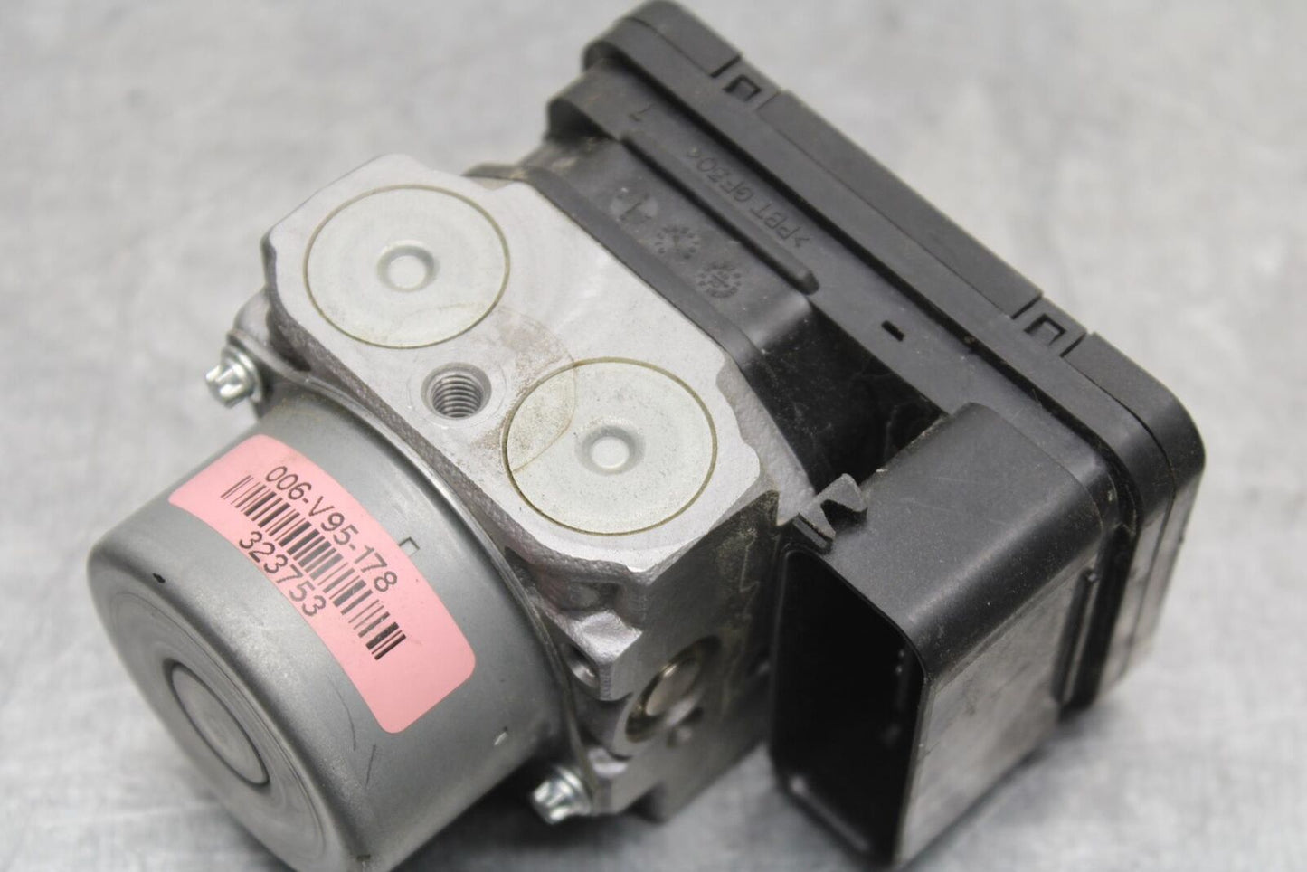 23-24 KAWASAKI NINJA ZX4R ABS PUMP UNIT MODULE BB638