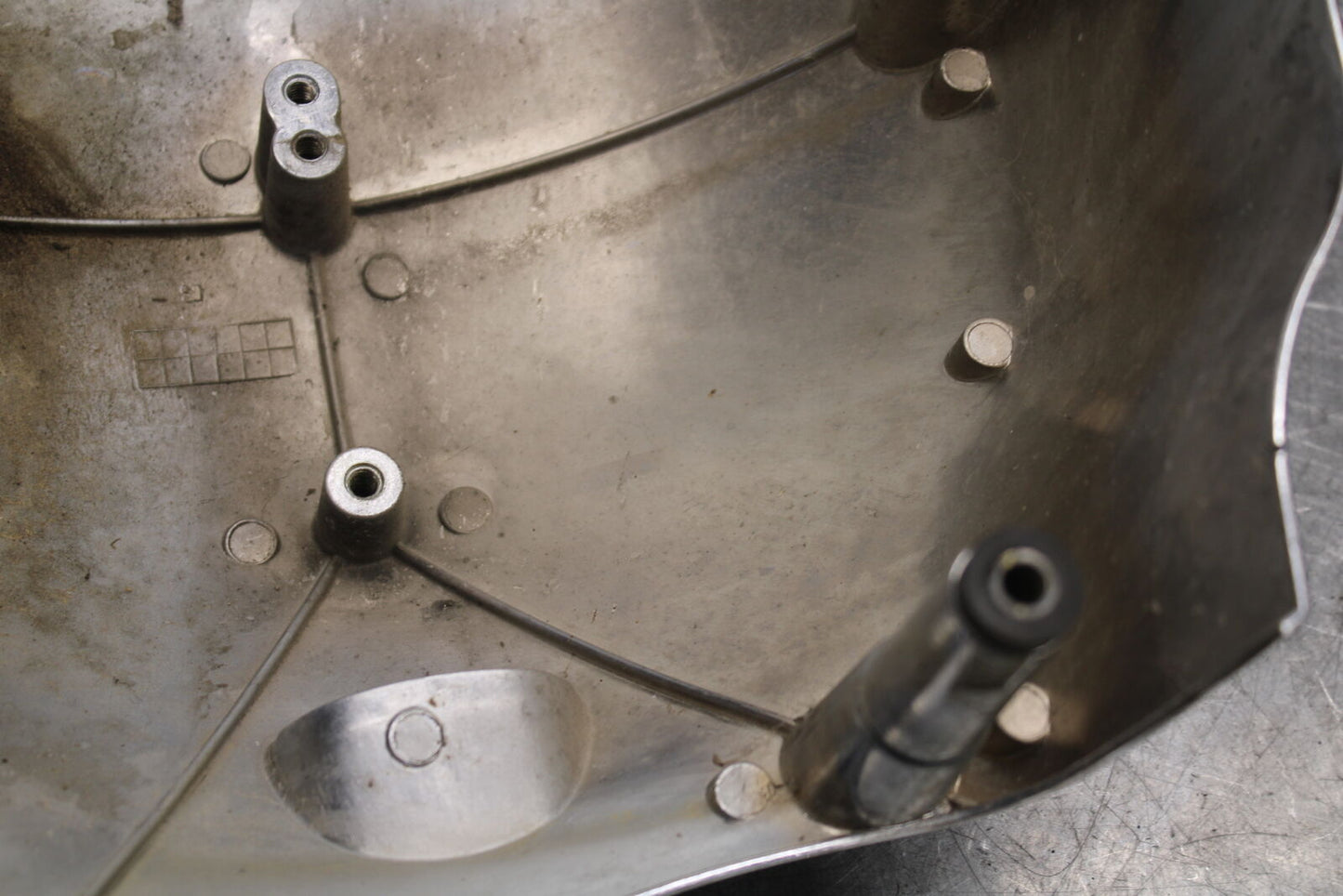 05-09 SUZUKI BOULEVARD C90 ENGINE SPROCKET COVER BB692