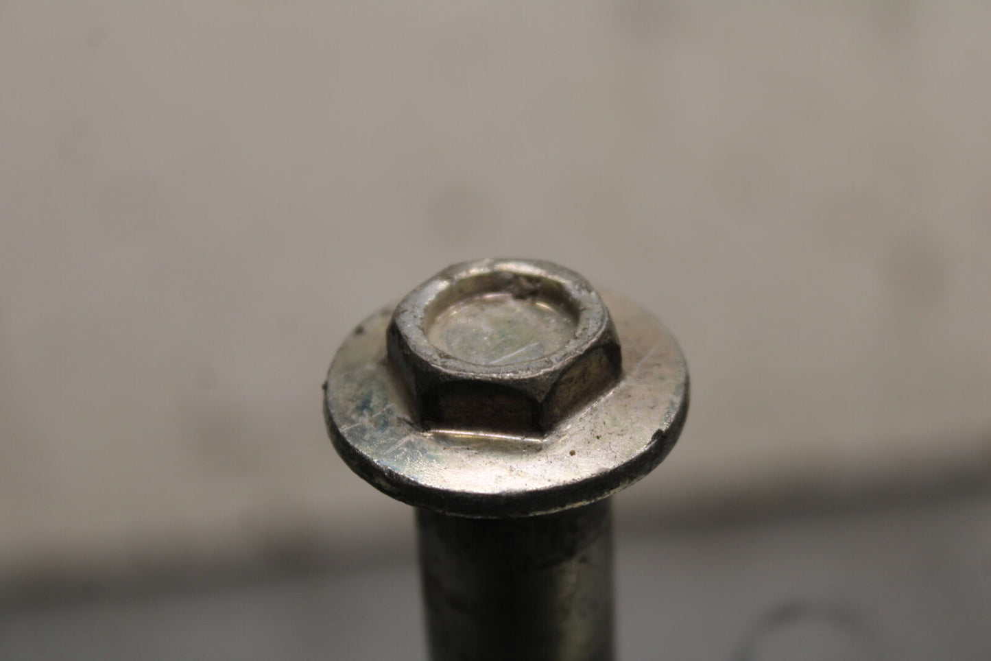 19-22 KAWASAKI Z400 REAR AXLE BACK WHEEL RIM PIVOT BOLT AXEL BB738