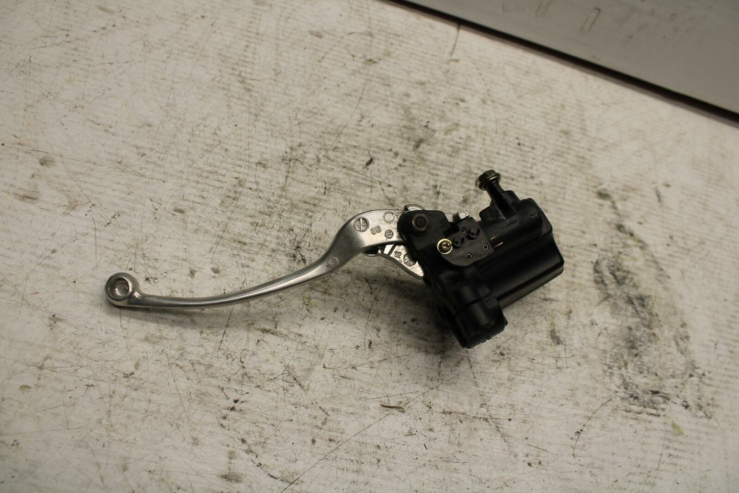 90-07 KAWASAKI ZZR 250 FRONT BRAKE MASTER CYLINDER w/ LEVER BB298