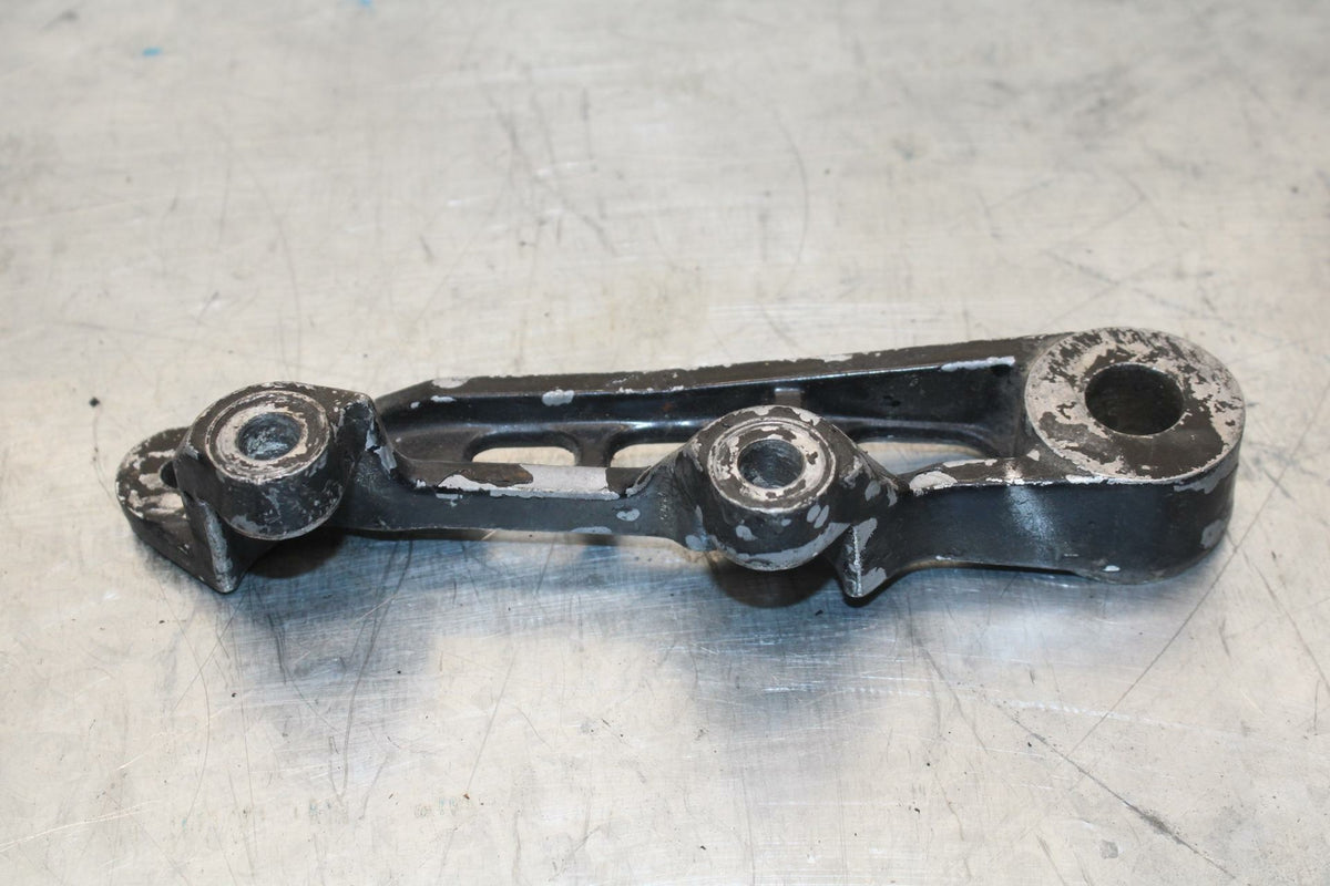 85 YAMAHA RZ500 REAR BRAKE CALIPER HANGER BACK MOUNTING BRACKET BB27 C