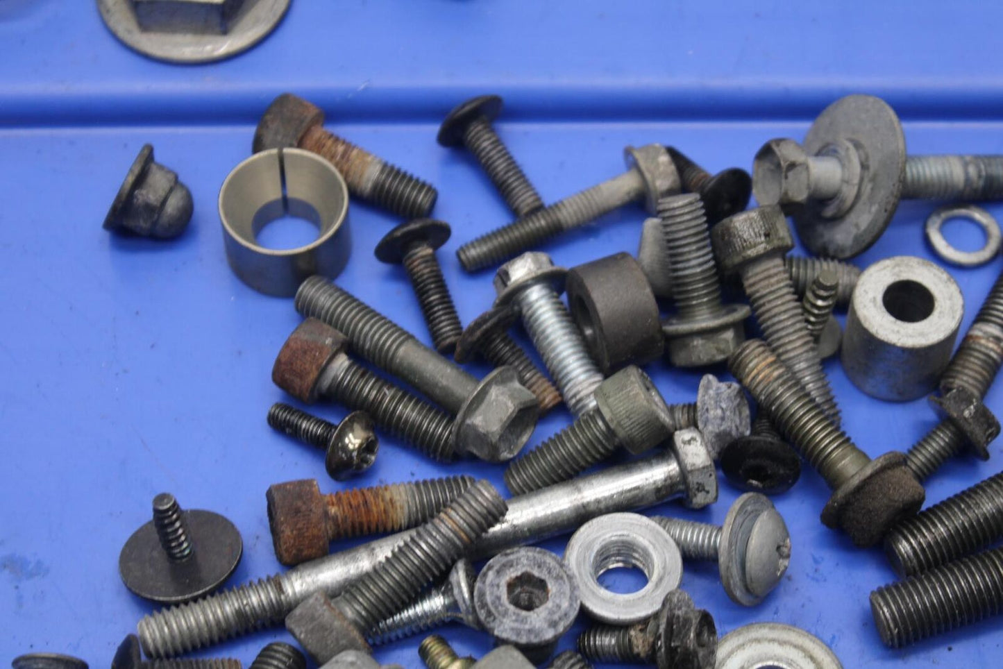1999 Suzuki GSXR600 MISCELLANEOUS MOUNTING BOLTS HARDWARE MOTOR SCREWS BB608
