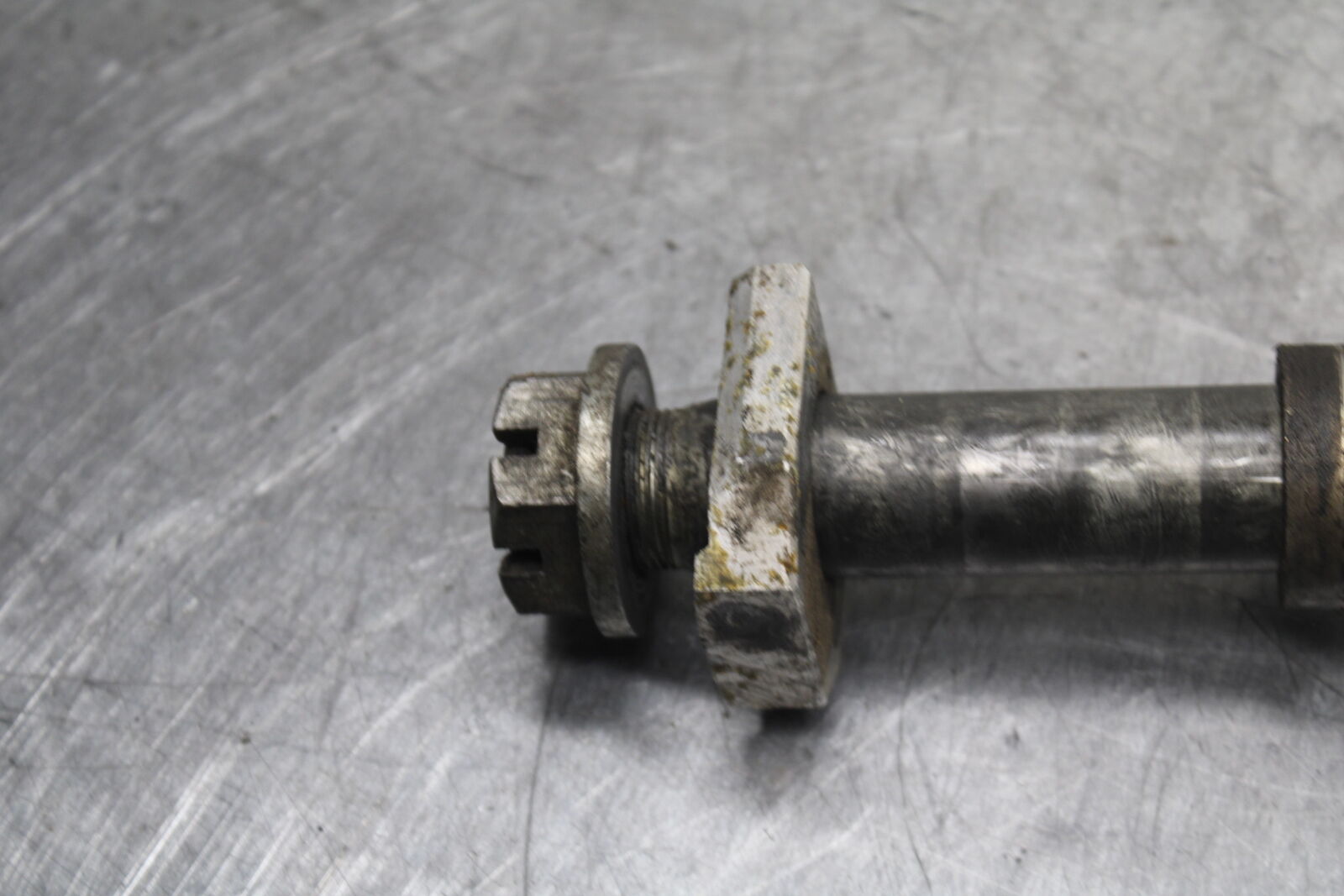 01-02 SUZUKI GSXR1000 REAR AXLE BACK WHEEL RIM PIVOT BOLT AXEL BB113