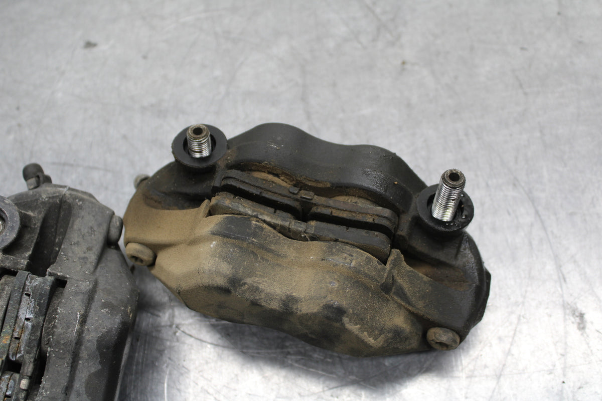 05-06 HONDA CBR600RR RIGHT LEFT FRONT BRAKE CALIPER SET PAIR CALIPERS BB739