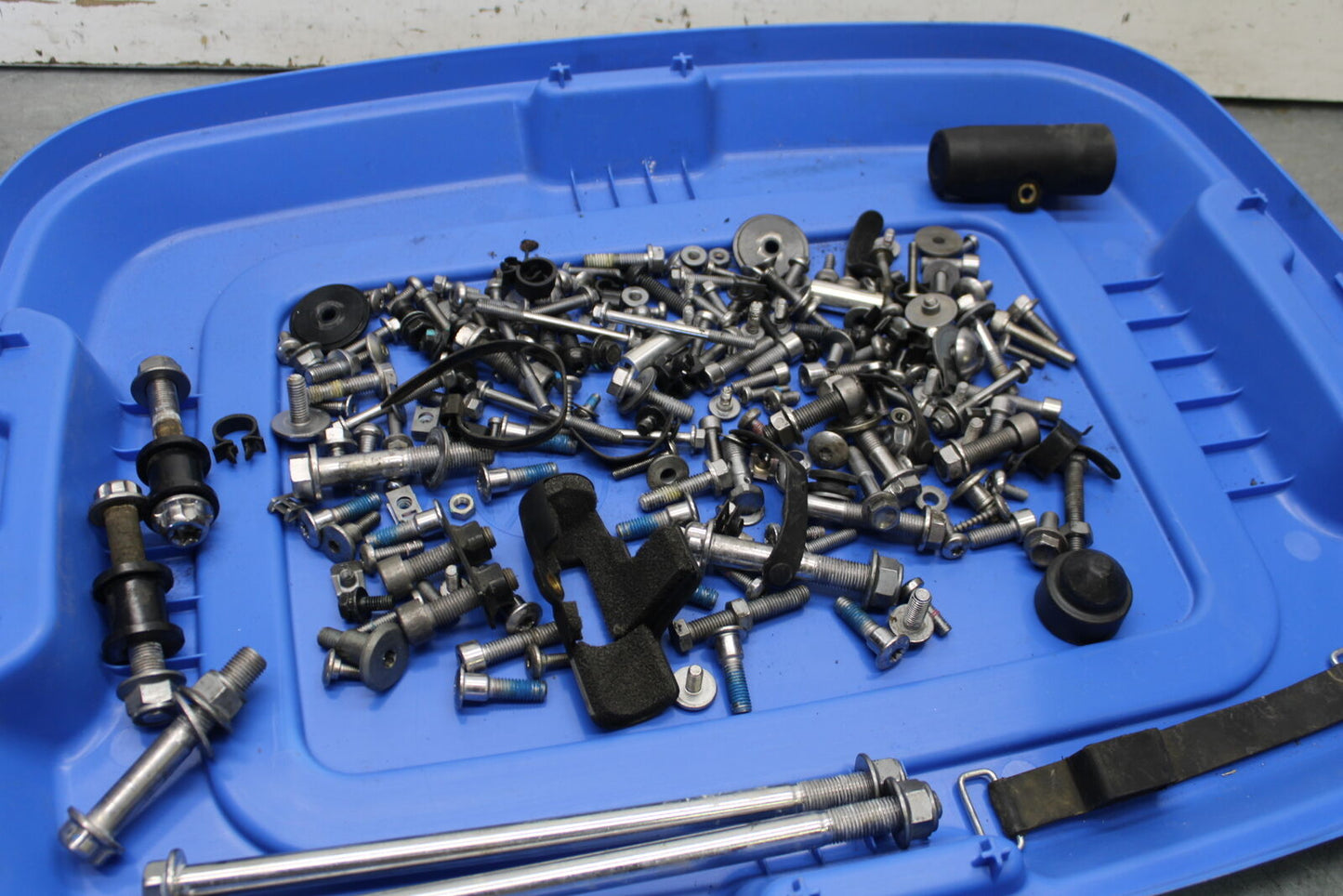 19-21 TRIUMPH SPEED TWIN 1200 MOUNTING BOLTS HARDWARE MOTOR SCREWS BB653