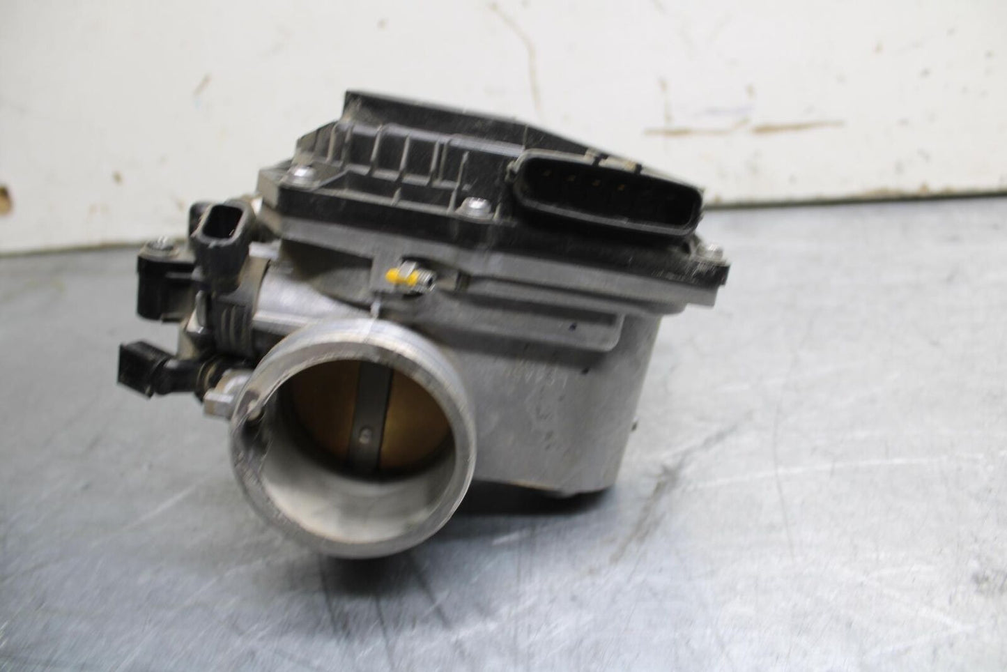 16-18 KTM 690 DUKE MAIN FUEL INJECTORS / THROTTLE BODIES BB631