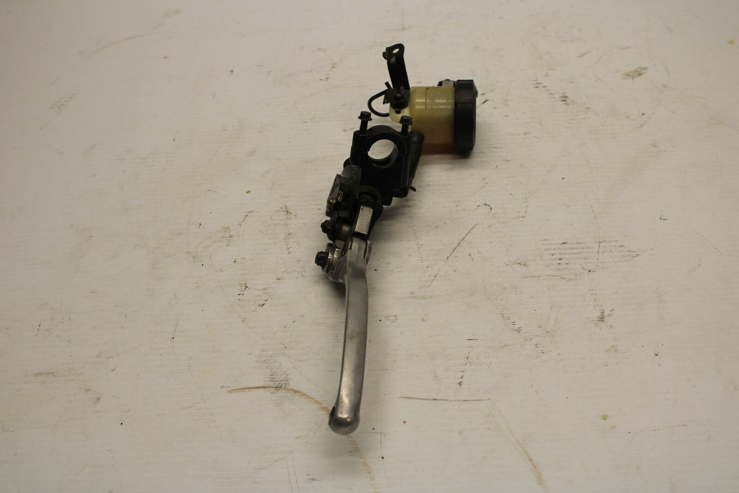 96 YAMAHA YZF750R FRONT BRAKE MASTER CYLINDER w/ LEVER BB237 B
