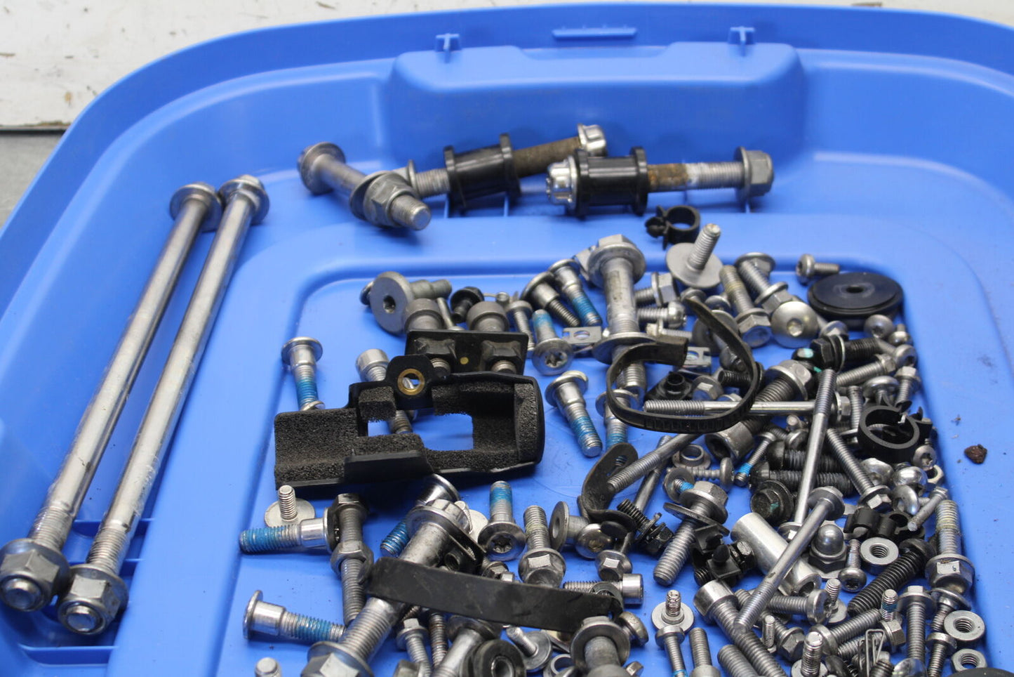 19-21 TRIUMPH SPEED TWIN 1200 MOUNTING BOLTS HARDWARE MOTOR SCREWS BB653