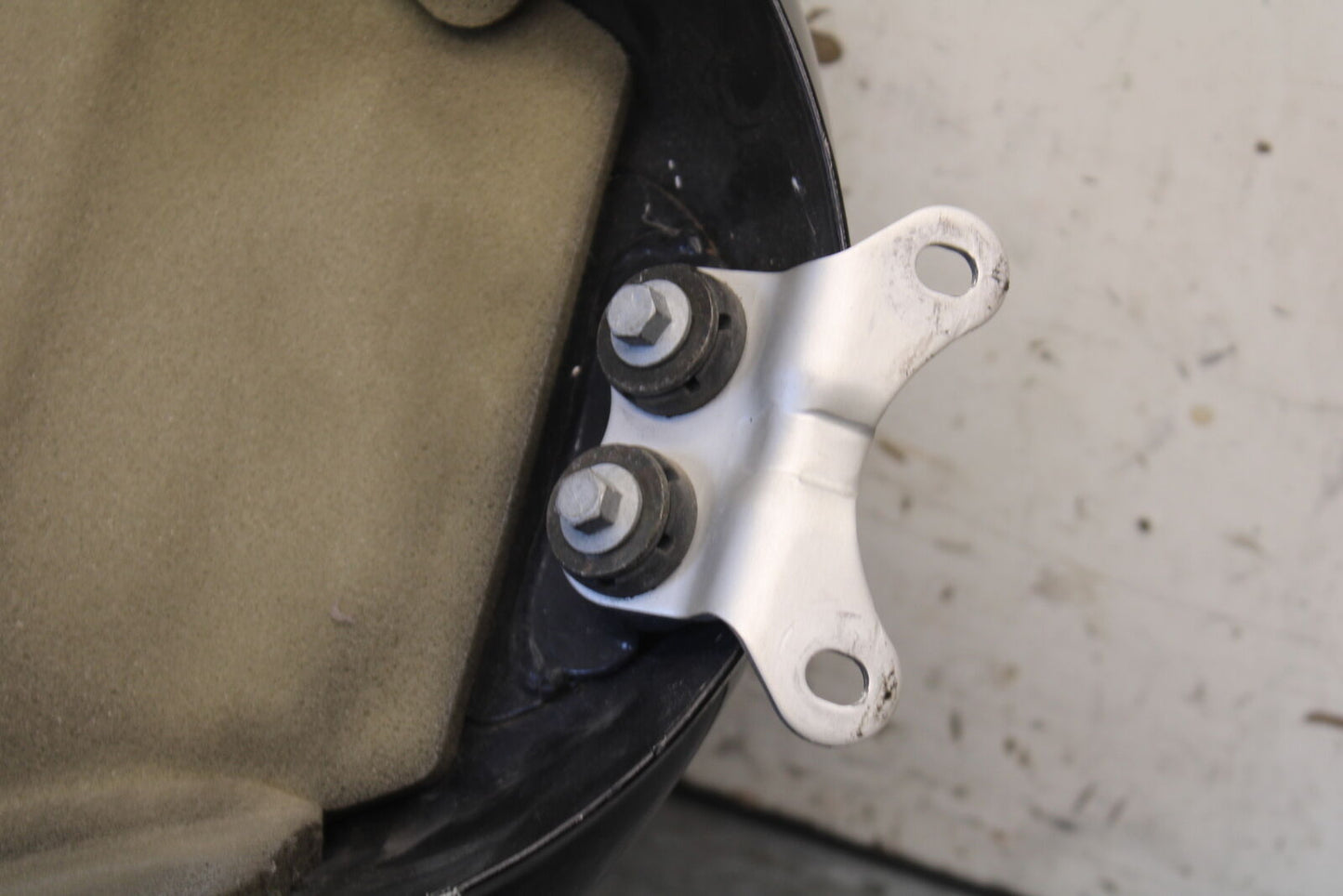 07-08 TRIUMPH DAYTONA 675 GAS TANK FUEL CELL PETROL RESERVOIR T2401091-CM BB685
