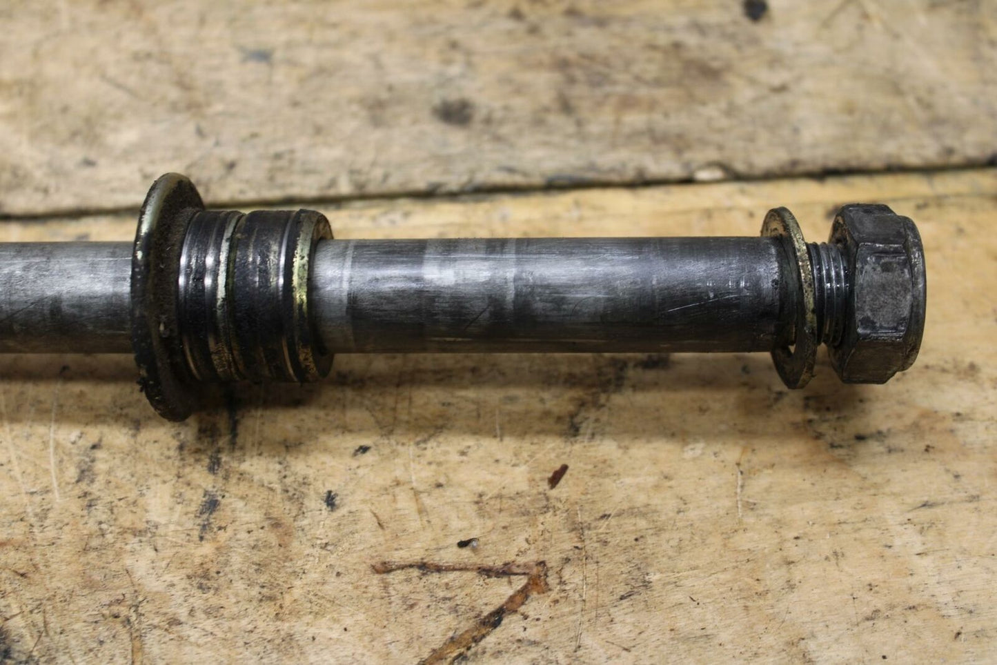 98-05 HONDA SUPER HAWK 1000 VTR1000F REAR AXLE BACK WHEEL PIVOT BOLT AXEL BB341