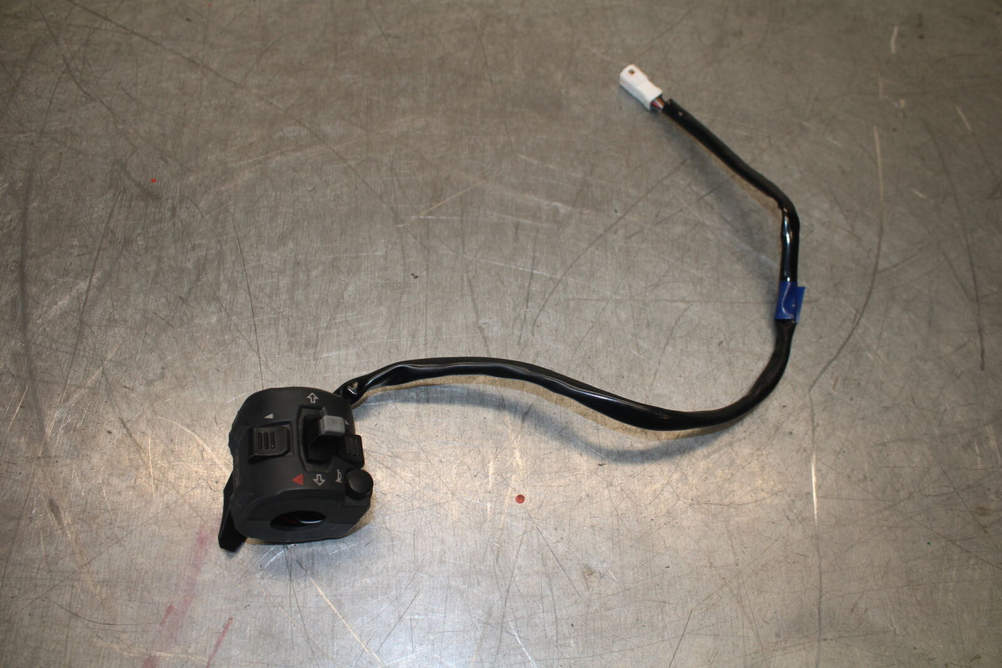 12-13 DUCATI STREETFIGHTER 848 LEFT CLIP ON HANDLE HORN SIGNALS SWITCH BB705