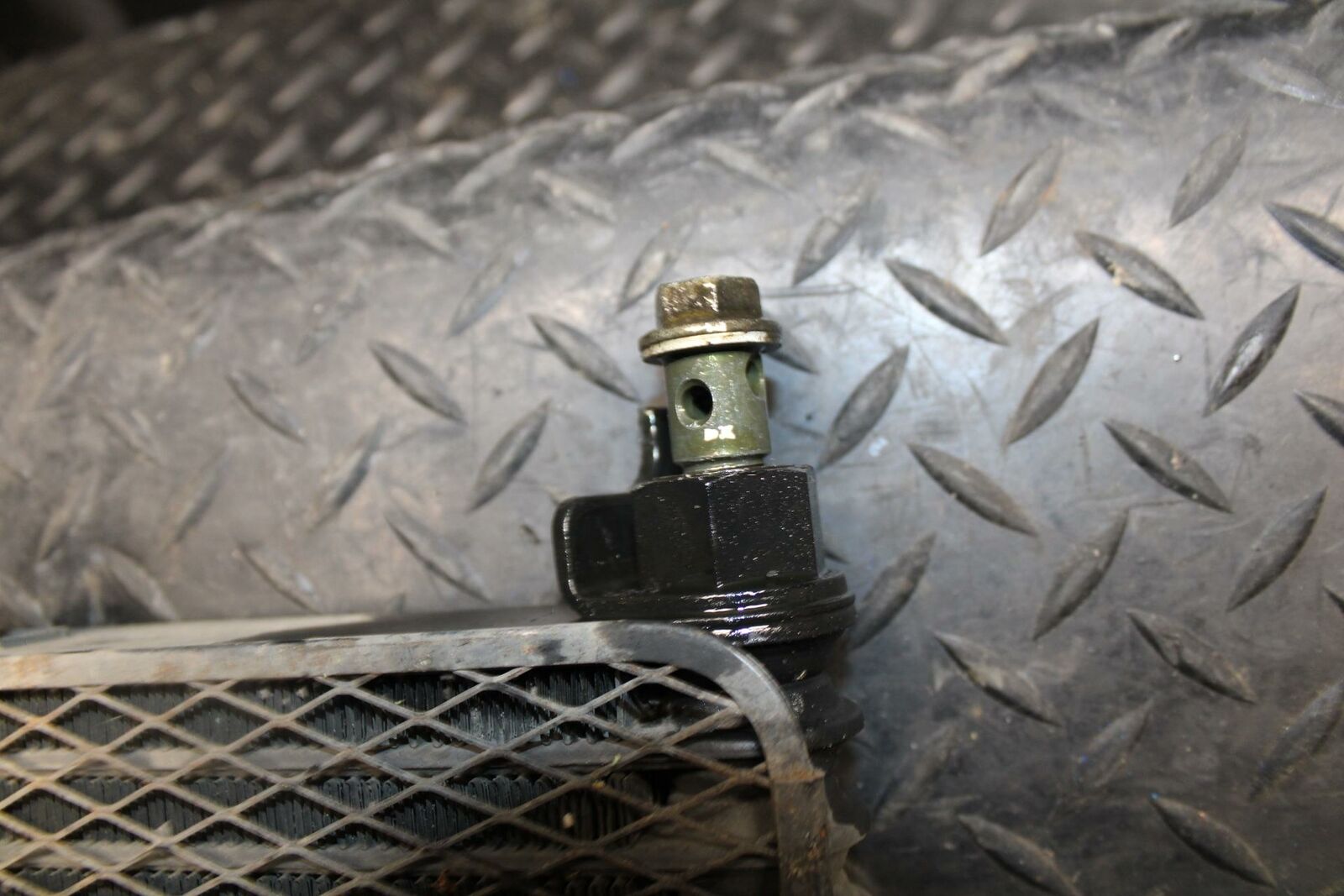 03 SUZUKI SV650S ENGINE MOTOR OIL COOLER  BB219