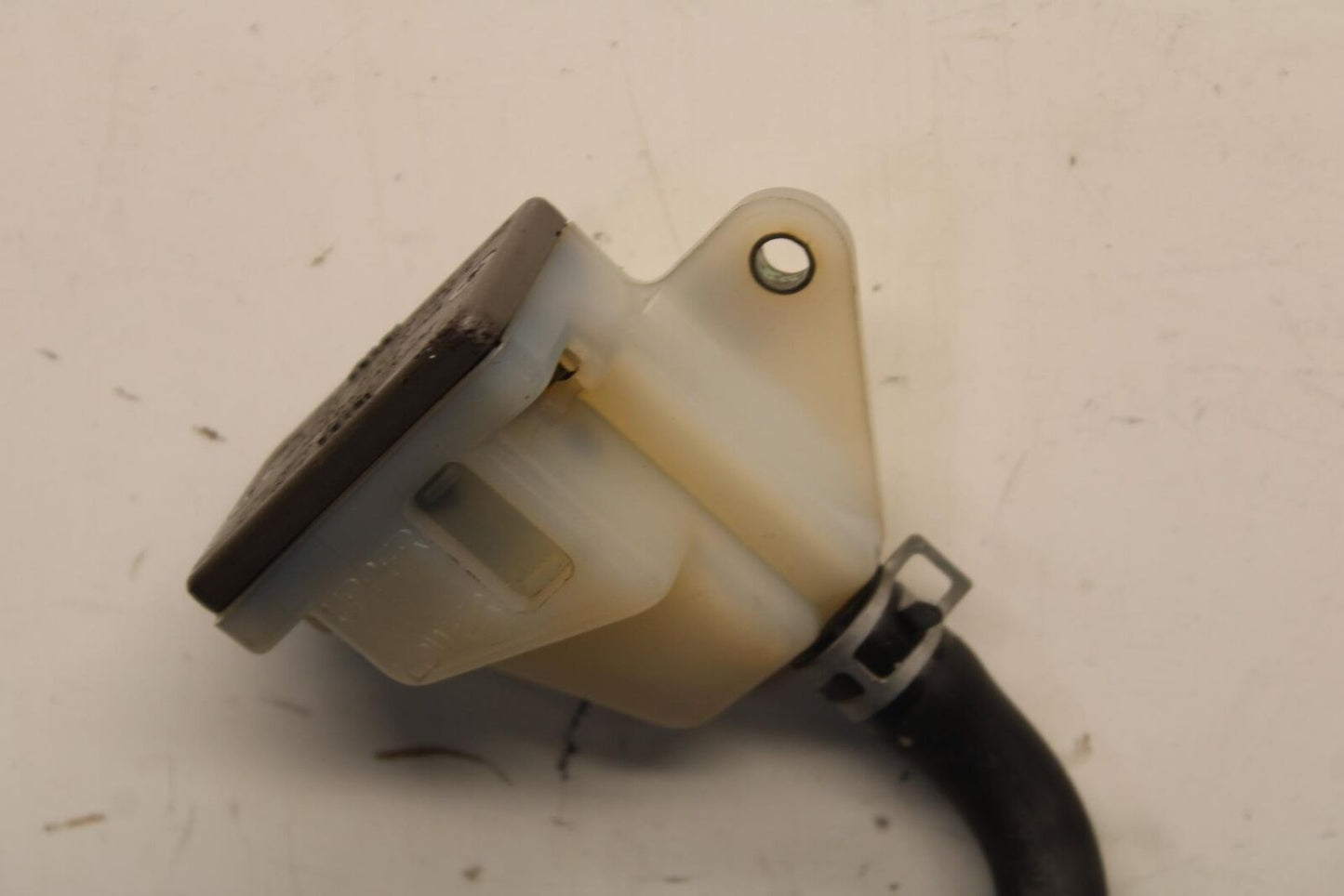 01-03 SUZUKI GSXR600 RIGHT REARSET REAR SET DRIVER FOOT PEG REST STOP BB633