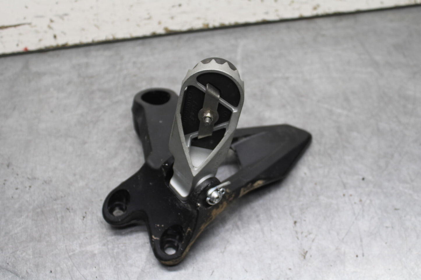 21-24 KTM 890 ADVENTURE R FRONT FOOT RESTS PEGS STEPS SET PAIR BB723