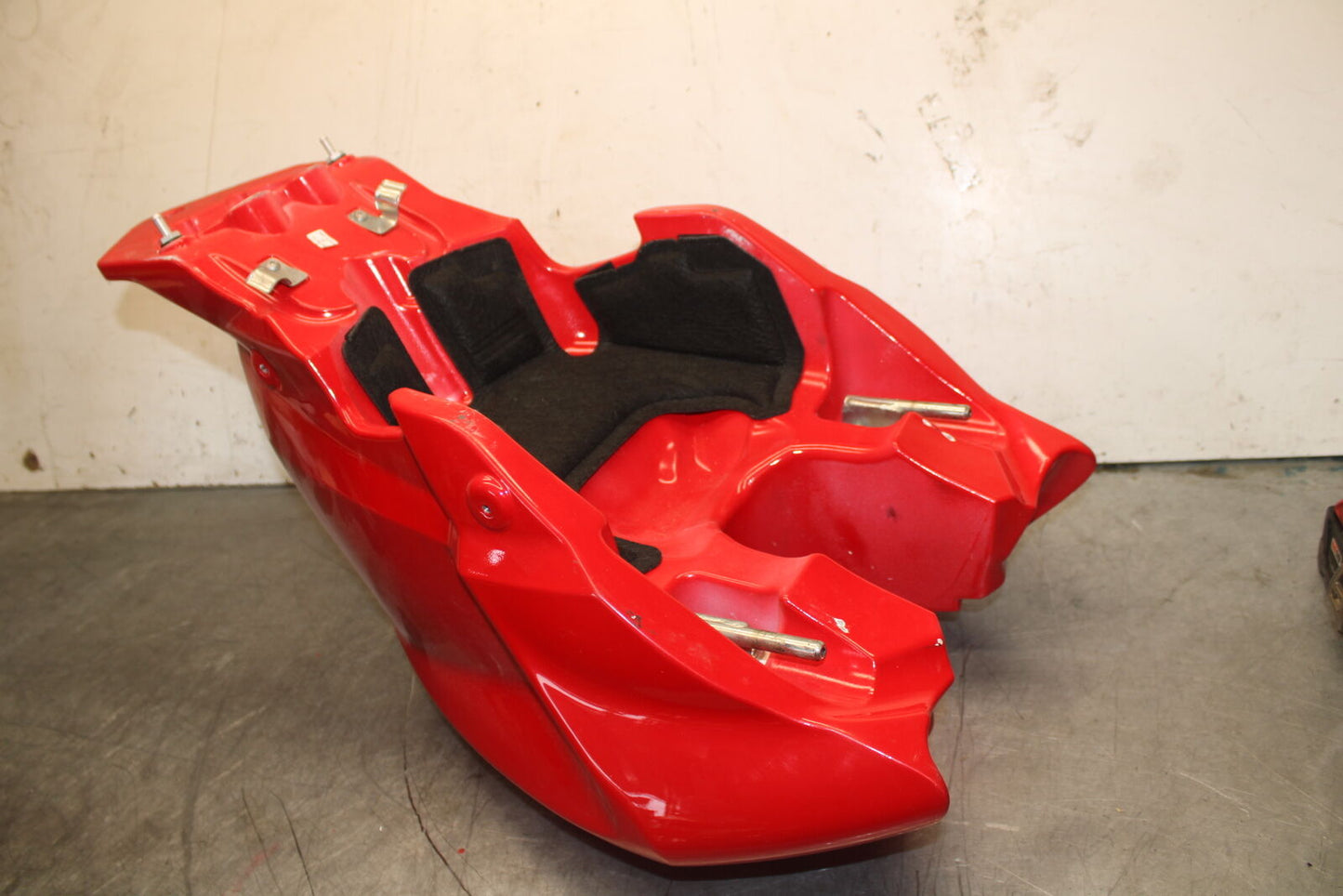 09-11 DUCATI STREETFIGHTER GAS TANK FUEL CELL PETROL RESERVOIR BB705