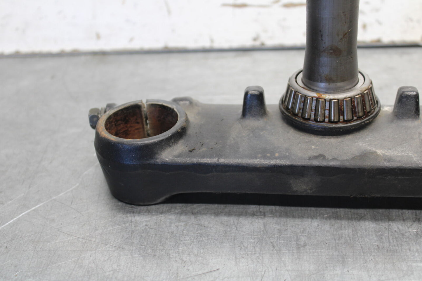 85-86 SUZUKI MADURA 1200 FRONT FORKS CLAMP LOWER TRIPLE TREE STEM BB691