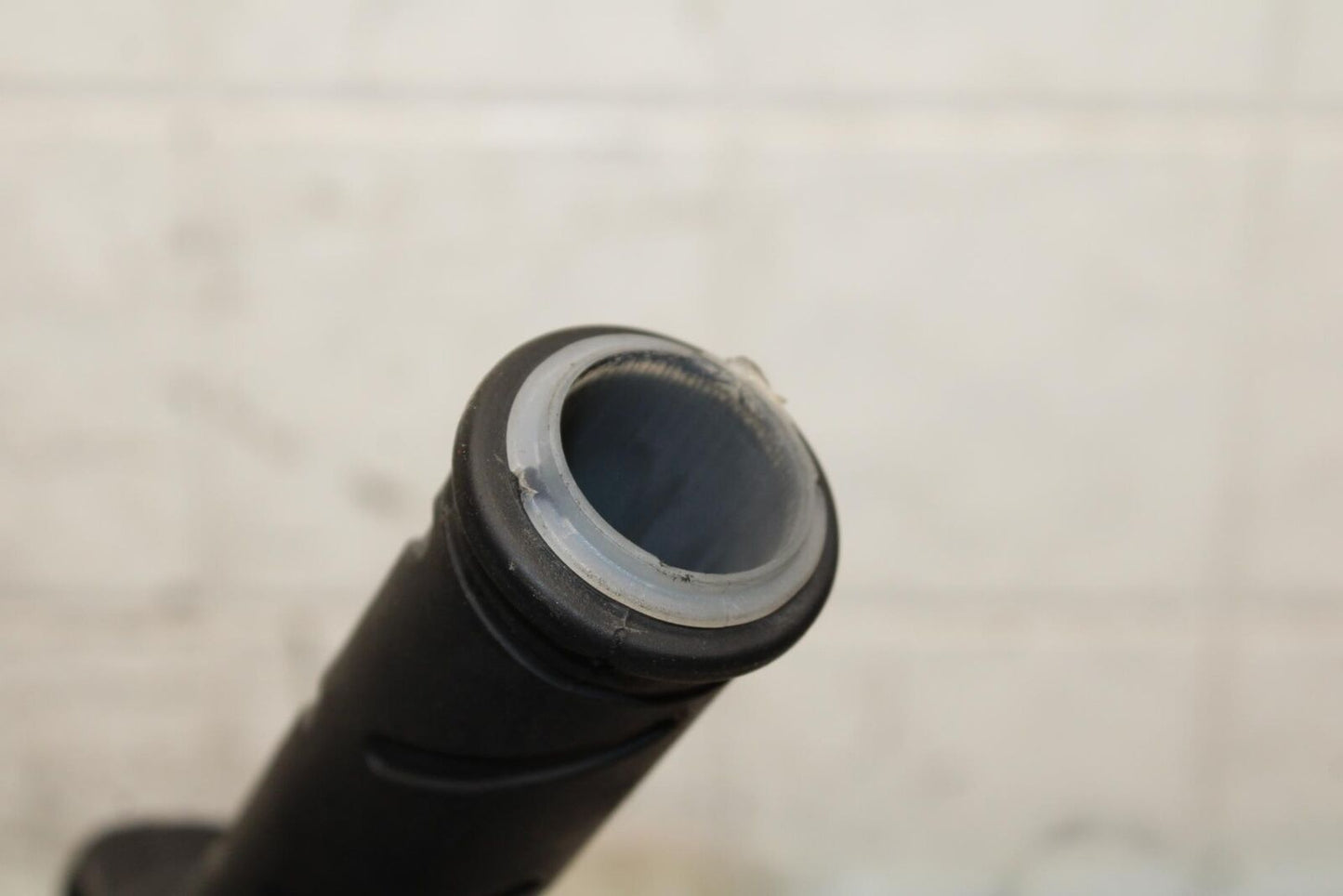 2005 Ducati Monster S2R RIGHT THROTTLE GRIP BB557