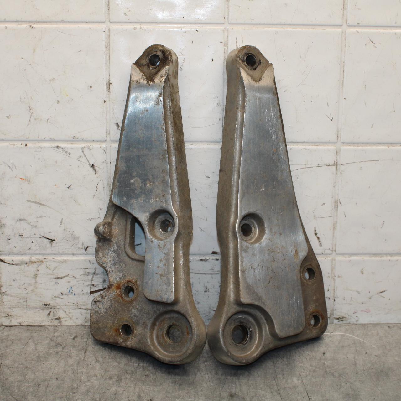 1982 Suzuki GS1100ES LEFT RIGHT REARSET REAR SET DRIVER PEG BRACKETS MOUNTS BB55