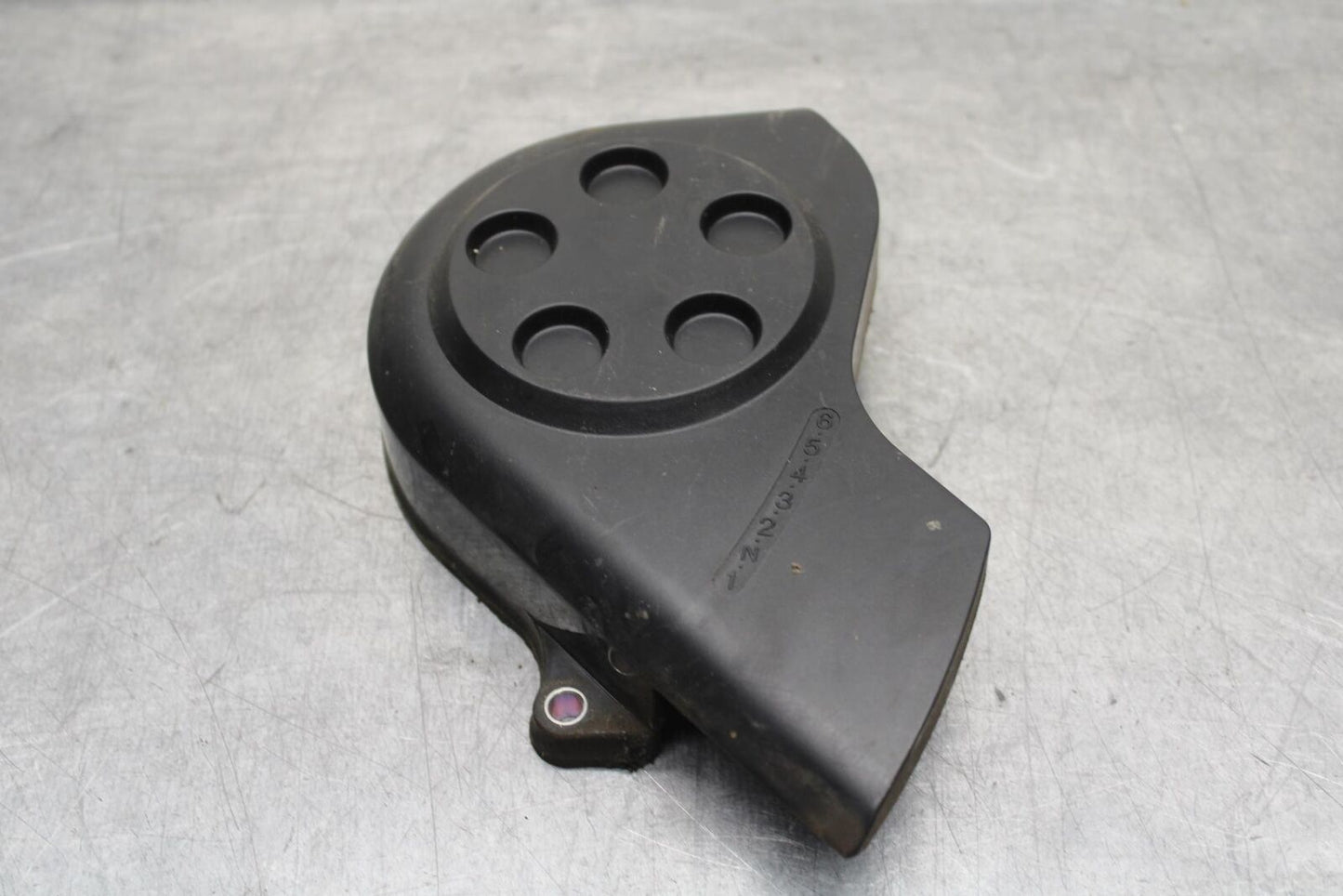 01-06 HONDA CBR600F4I ENGINE SPROCKET COVER 11350-MBW-000 BB626