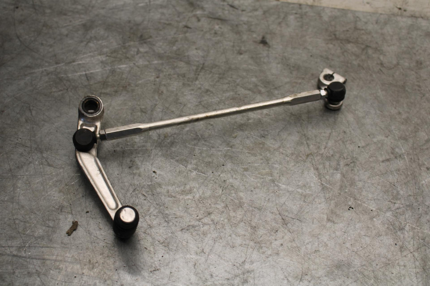 06-07 SUZUKI GSXR750 SHIFTER LINKAGE SHIFT PEDAL 25525-01H00 25600-01H01 BB543